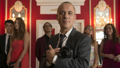 Imagen de Vergüenza (T1): Ep.3 El spa - 1