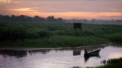 Imagen de Where The Roads... (T1): La perla de África - 3