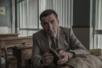 Imagen de La línea invisible (T1): Ep.4 Un poeta - 1