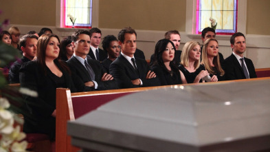 Imagen de Divina de la muerte (T4): Ep.9 Cenizas a las cenizas - 9