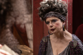Imagen de Domina (T1): Ep.2 Resurgir - 6