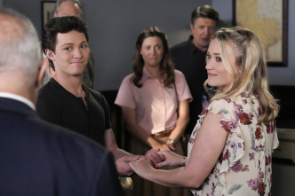 Imagen de El joven Sheldon (T7): Ep.7 Una boda adecuada y esqueletos en el armario - 6