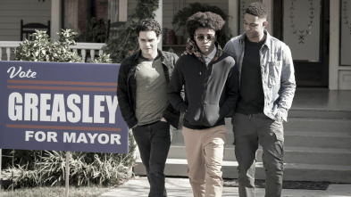 Imagen de Legacies (T1): Ep.13 El Hijo Al Que Le Quedan Muchas Cosas Buenas Por Hacer - 2