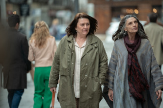 Imagen de Bellas artes (T2): Ep.3 El visitante - 2