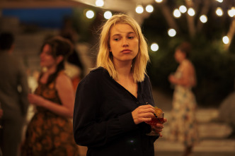 Imagen de So Long, Marianne (T1): Ep.1 Hydra - 15