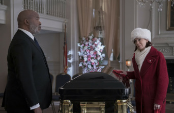 Imagen de Elsbeth (T2): Ep.17 El problema de los cuatro cuerpos - 6