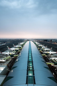 Aeropuerto de Dubai. T1.  Episodio 4: Aduana de cristal
