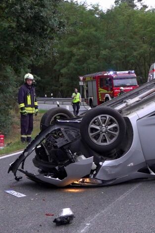 A8, emergencia en la autopista. A8, emergencia en la...: Ep.2
