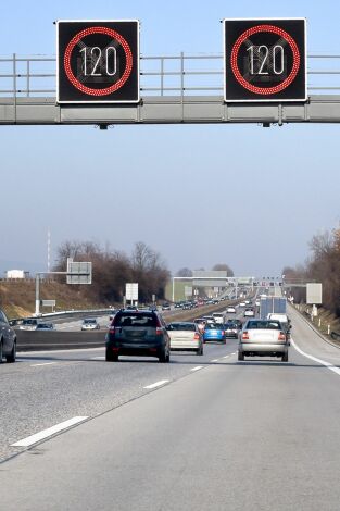 A8, emergencia en la autopista. A8, emergencia en la...: Ep.13
