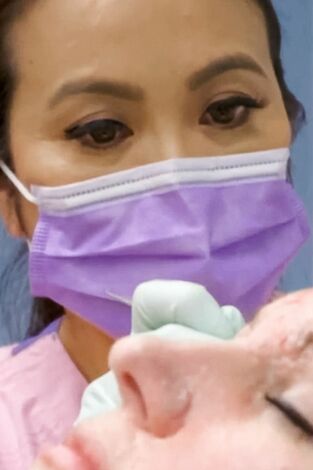 La doctora Lee. La doctora Lee: Bultos en la cara