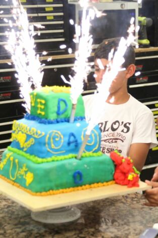 El rey de las tartas. T(T14). El rey de las tartas (T14): Colapso del Día del Padre, la sorpresa de Buddy y la hora del té