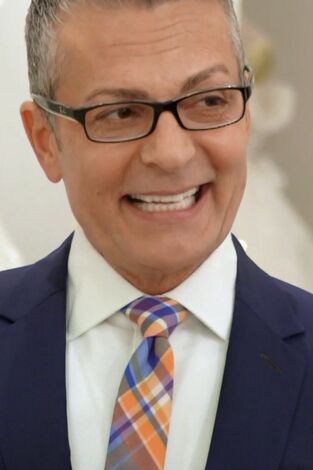 ¡Sí, quiero ese vestido! América. T(T1). ¡Sí, quiero ese... (T1): América: ¡El cliente es Randy Fenoli!