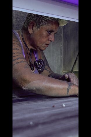 Cazadores de gemas. Cazadores de gemas: El apoyo extranjero