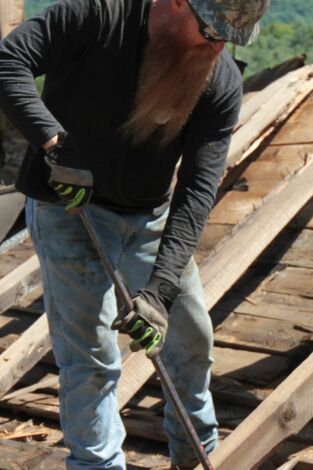 Barnwood Builders. T(T9). Barnwood Builders (T9): Pelea en el granero