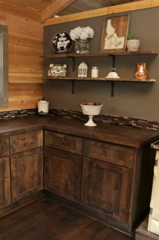 Minicasas sobre ruedas. T(T7). Minicasas sobre... (T7): Una minicasa en un área remota