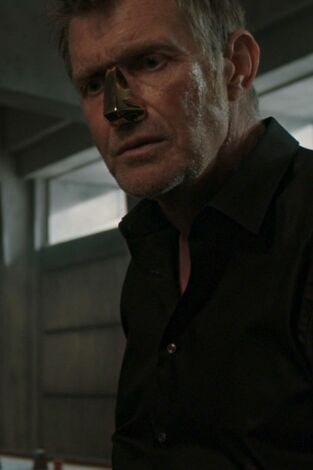 Pennyworth. T(T2). Pennyworth (T2): Ep.5 El corazón sangrante