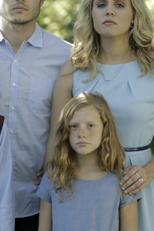 Un asesino en la familia. Un asesino en la familia: Consumido totalmente