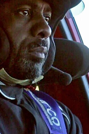Idris Elba, sin límites. Idris Elba, sin límites: Piloto de rallyes