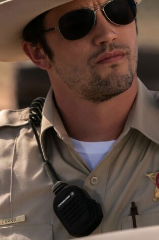 Roswell, Nuevo Mexico. T(T1). Roswell, Nuevo... (T1): Ep.4 ¿Dónde está la ayuda?