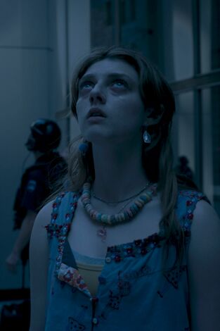Ciudad en llamas. T(T1). Ciudad en llamas (T1): Ep.8 En la oscuridad