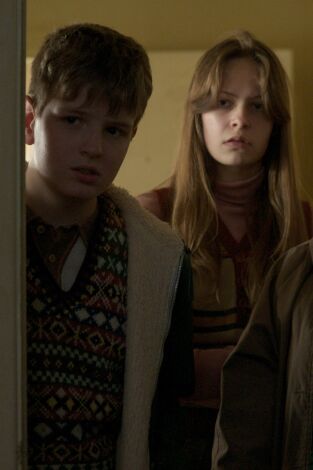 El poltergeist de Enfield. T(T1). El poltergeist de... (T1): Ep.3 Esta cosa