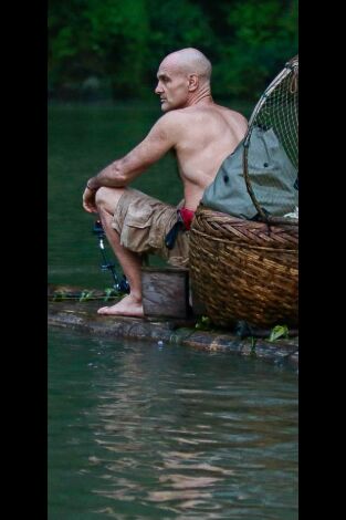 Rutas salvajes con Ed Stafford (aka Ed Stafford: solo en la isla). Rutas salvajes con...: GuanXi Karst
