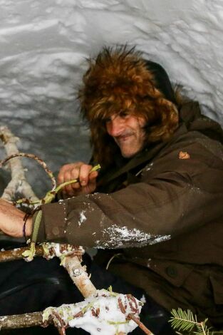 Rutas salvajes con Ed Stafford (Ed Stafford: solo en la isla). T(T3). Rutas salvajes... (T3): La montaña Changbai