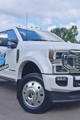 Texas Metal XL. Texas Metal XL: 6-Door F-450 hecho a mano