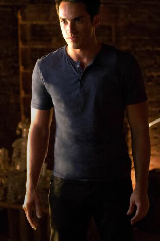 Crónicas vampíricas. T(T4). Crónicas vampíricas (T4): Ep.1 Los problemas crecen