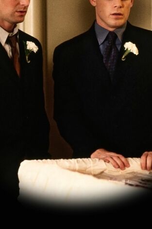 A dos metros bajo tierra. T(T3). A dos metros bajo... (T3): Ep.5 La trampa