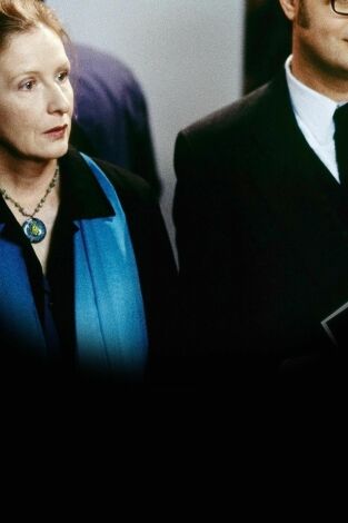 A dos metros bajo tierra. T(T3). A dos metros bajo... (T3): Ep.9 La apertura