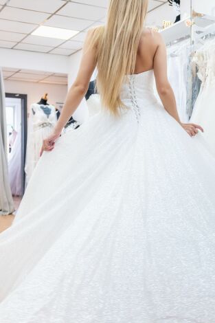 ¡Sí, quiero ese vestido! Benelux. T(T4). ¡Sí, quiero ese... (T4): Ep.8