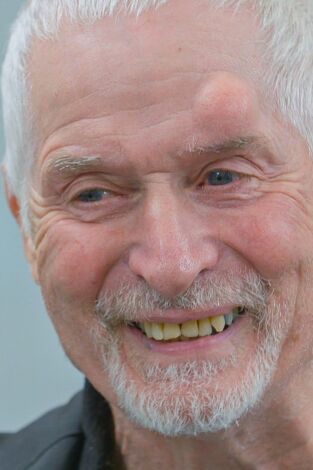 Dra Emma: Clínica dermatológica. T(T7). Dra Emma: Clínica... (T7): ¡Madre mía, es un bulto!