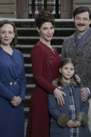 La niña de la maleta