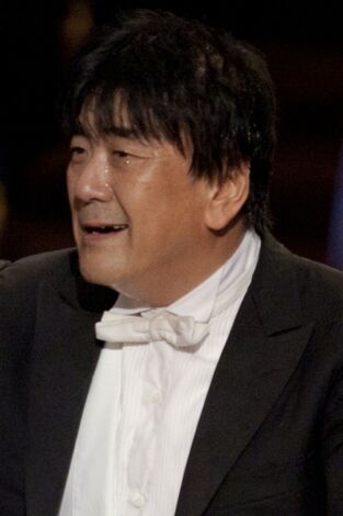 Yutaka Sado dirige a la Filarmónica de Berlín (Takemitsu/Shostakovich)