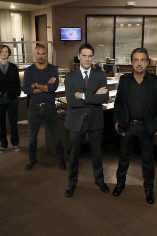Mentes criminales. T(T8). Mentes criminales (T8): Ep.4 Complejo de Dios