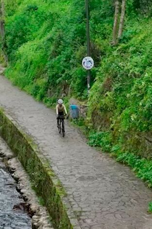Un país en bicicleta. Diario de una ciclista. Un país en bicicleta...: Albacete y La Manchuela desconocida