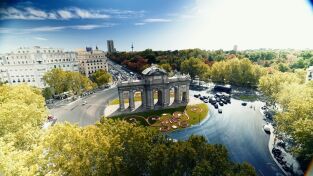 Streetviú. T(T1). Streetviú (T1): Plaza de la Independencia, el mensaje oculto de Carlos III