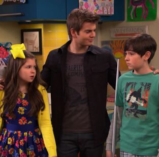 Los Thundermans. T(T3). Los Thundermans (T3): Ep.22 No Puedes Espiarme, Amor
