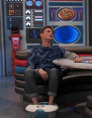 Henry Danger. T(T5). Henry Danger (T5): Ep.17 A tope con los topos