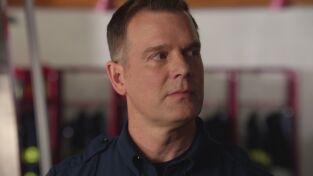 9-1-1. T(T3). 9-1-1 (T3): Ep.10 El espíritu navideño