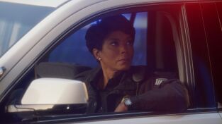 9-1-1. T(T3). 9-1-1 (T3): Ep.14 La toma de la central del 9-1-1