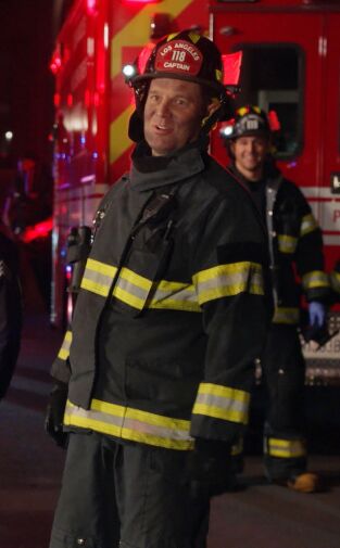 9-1-1. T(T4). 9-1-1 (T4): Ep.9 Sorpresa