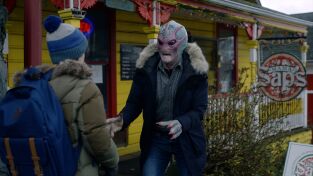 Resident Alien. T(T2). Resident Alien (T2): Ep.16 Creo en los aliens