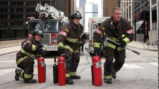 Chicago Fire. T(T10). Chicago Fire (T10): Ep.13 Poli bombero