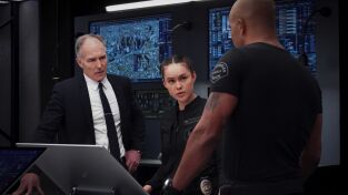 S.W.A.T.:  Los hombres de Harrelson. T(T6). S.W.A.T.:  Los... (T6): Ep.19 Compis de celda