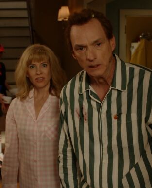 Una verdadera casa de locos. T(T1). Una verdadera... (T1): Hermanos confraternizados