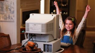 El joven Sheldon. T(T1). El joven Sheldon (T1): Ep.12 Un ordenador, un poni de plástico y una caja de cerveza