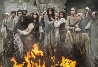 Hijas del fuego. T(T1). Hijas del fuego (T1): Ep.1 Las brujas solo comen manzanas