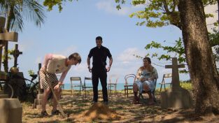 Irreverent. T(T1). Irreverent (T1): Ep.3 En polvo te convertirás